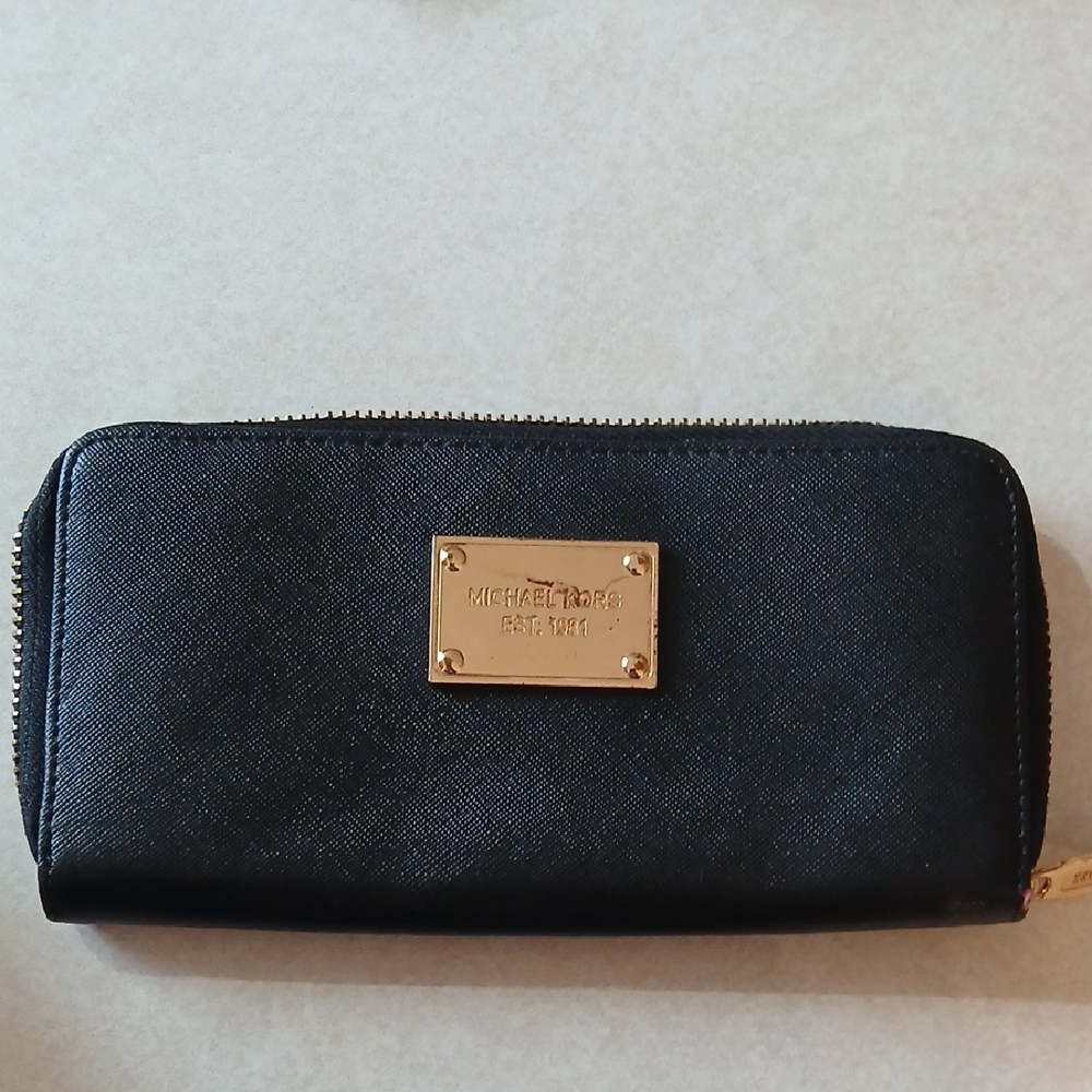 Michael Kors Black and Gold Zip Wallet